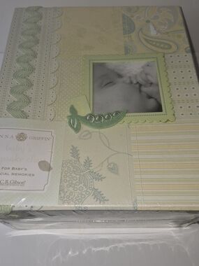 Anna Griffin light green and cream decorative baby keepsake box